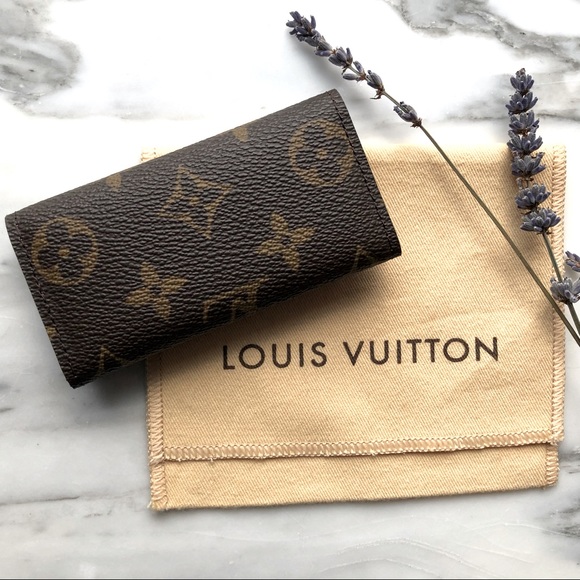 Louis Vuitton Monogram Multicles 4 Ring Key Holder - Picture 2 of 10